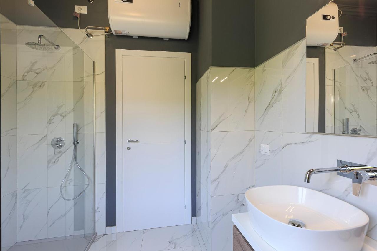 Alex Lodge - By Impero House Lesa Exterior foto